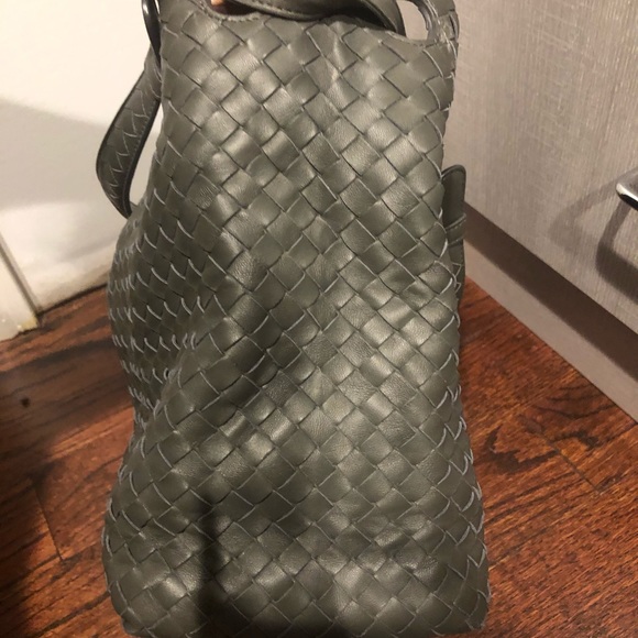 EXCELLENT CONDITION BOTTEGA VENETA NAPPA HANDBAG - Picture 7 of 11